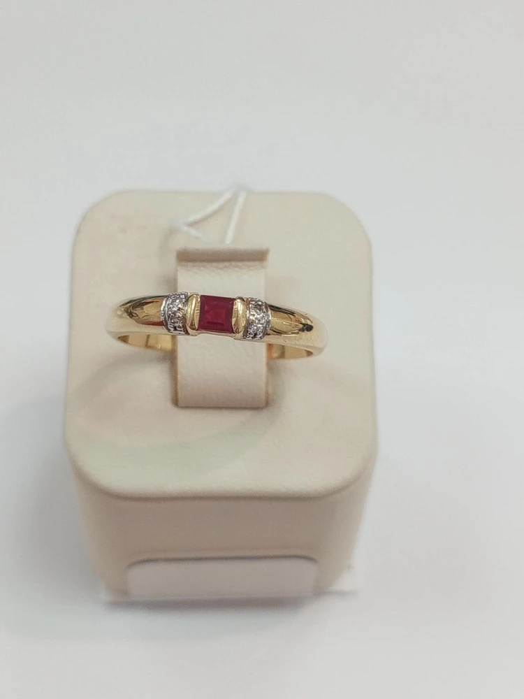 Кольцо с рубином из желтого золота 585 пробы