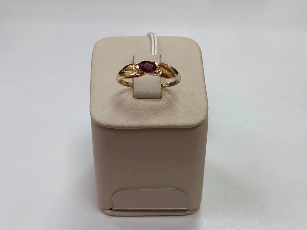Кольцо с рубином из желтого золота 750 пробы 1