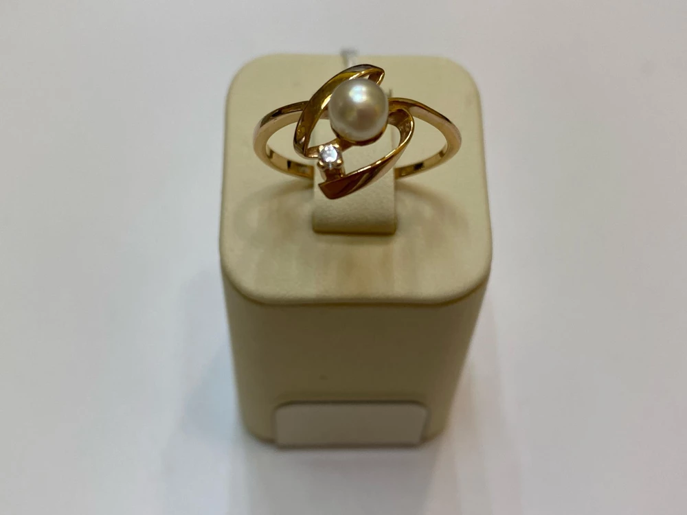 Кольцо с культивированным жемчугом из красного золота 585 пробы 1